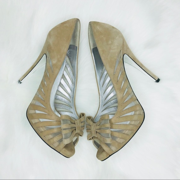 ⬇️ Ron White Nude Suede Bow heels - Picture 3 of 8